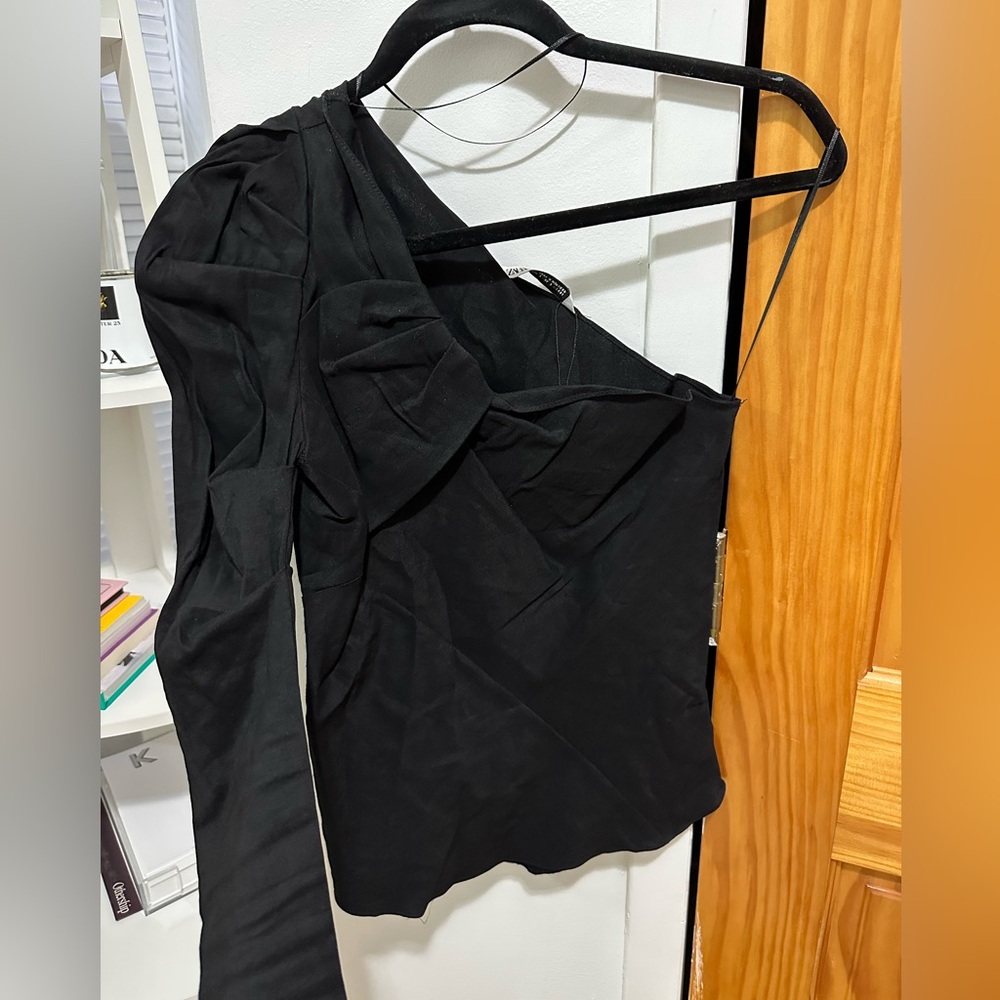 Zara one Shoulder Top